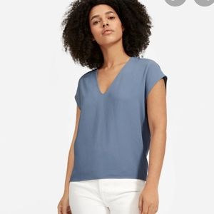 Everlane Japanese GoWeave V-neck Tee